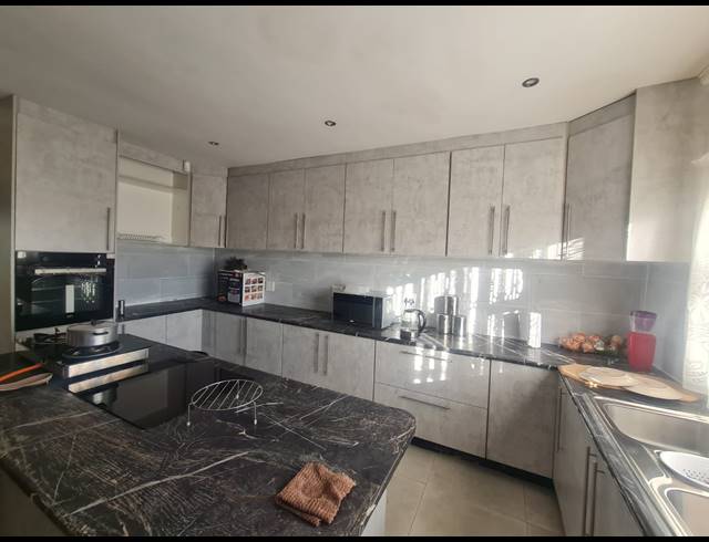 3 BEDROOM HOUSE FOR SALE IN VAALOEWER